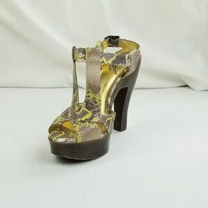 Carlos 8M Womens Cavort Platform Gladiator Yellow Animal/Snake Print Ankle Strap